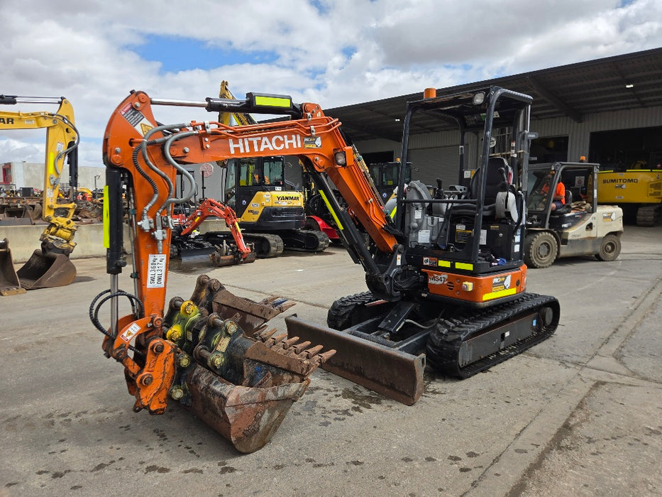 2021 HITACHI ZX33U-5 3.4T EXCAVATOR (M847) WITH LOW 770 HOURS