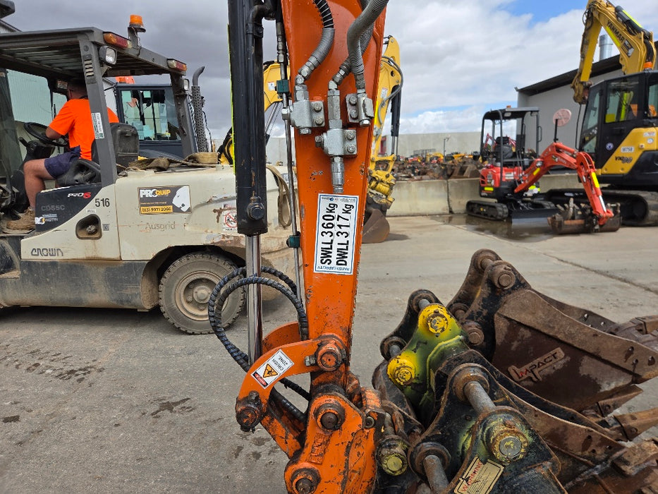 2021 HITACHI ZX33U-5 3.4T EXCAVATOR (M847) WITH LOW 770 HOURS