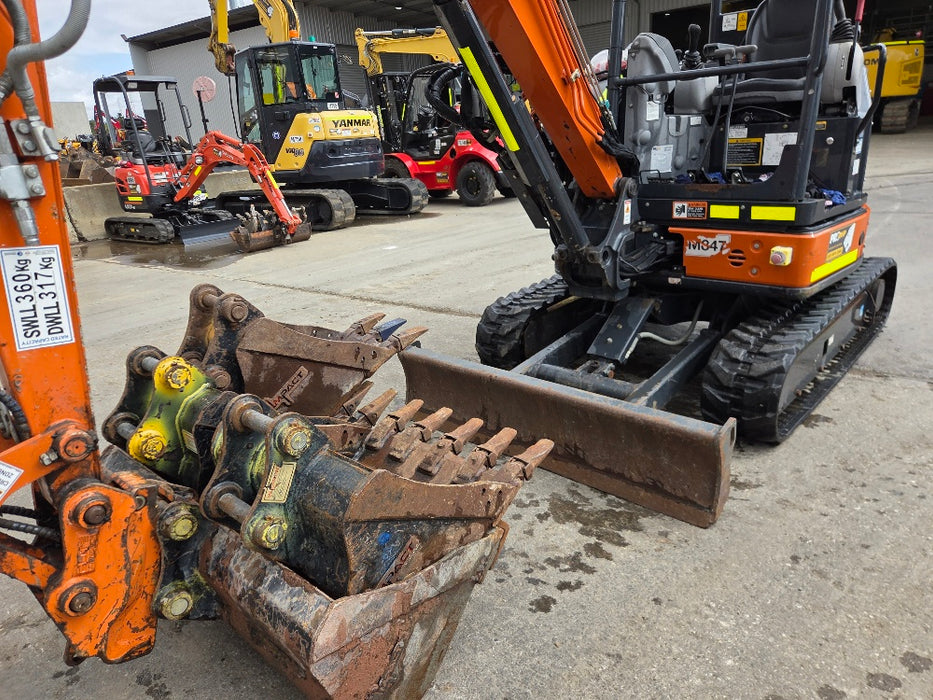 2021 HITACHI ZX33U-5 3.4T EXCAVATOR (M847) WITH LOW 770 HOURS