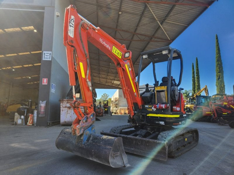 2022 KUBOTA U25 2.6T EXCAVATOR (EX169) WITH HITCH, BUCKETS, 990 HOURS