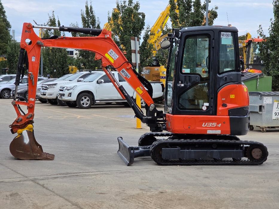 2019 KUBOTA U35-4 3.6T EXCAVATOR (M1081) WITH CAB, HITCH, BUCKETS AND 2040 HRS