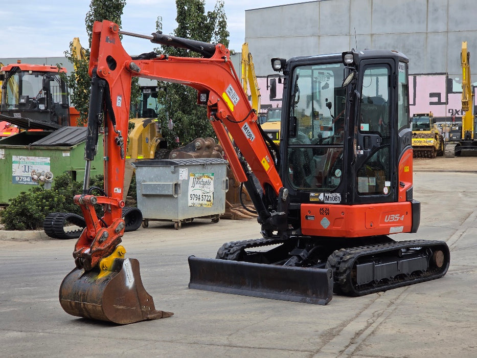 2019 KUBOTA U35-4 3.6T EXCAVATOR (M1081) WITH CAB, HITCH, BUCKETS AND 2040 HRS