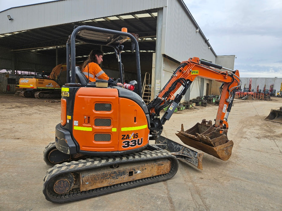 2022 HITACHI ZX33U-5 3.4T EXCAVATOR (M939) WITH HITCH, BUCKETS AND 930 HOURS