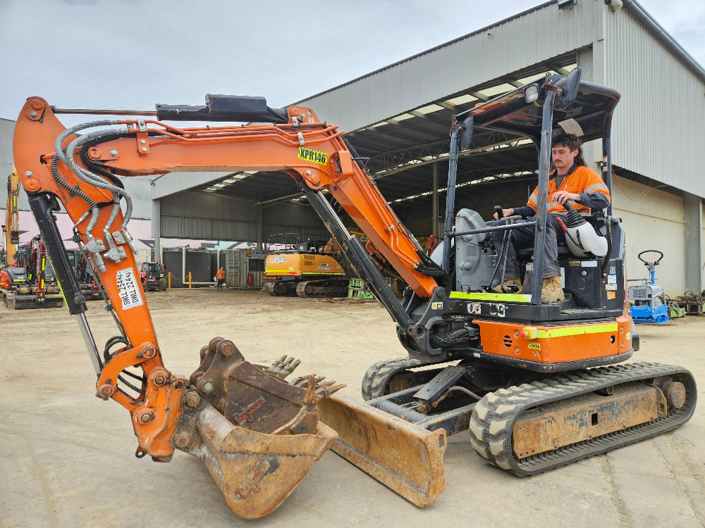 2022 Hitachi ZX33U-5 3.4T Excavator (M939) With Hitch, Buckets And 930 Hours