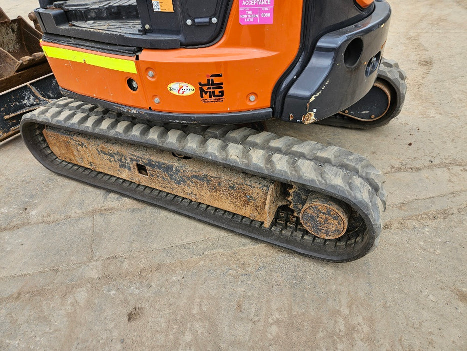 2022 HITACHI ZX33U-5 3.4T EXCAVATOR (M939) WITH HITCH, BUCKETS AND 930 HOURS