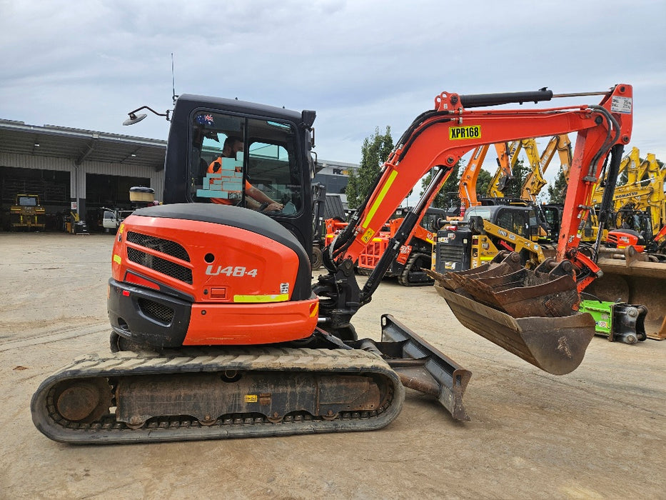 2022 KUBOTA U48-4 5T EXCAVATOR (M820) W/ A/C CAB, HITCH, BUCKETS AND 1905HRS