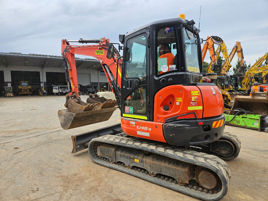 2022 KUBOTA U48-4 5T EXCAVATOR (M820) W/ A/C CAB, HITCH, BUCKETS AND 1905HRS