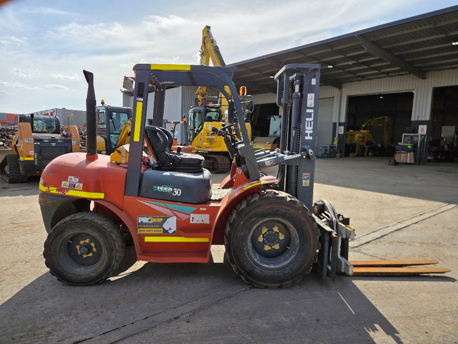 2022 HELI 3T ALL TERRAIN DIESEL FORKLIFT (FL131) WITH ROTATOR, 1230 HOURS