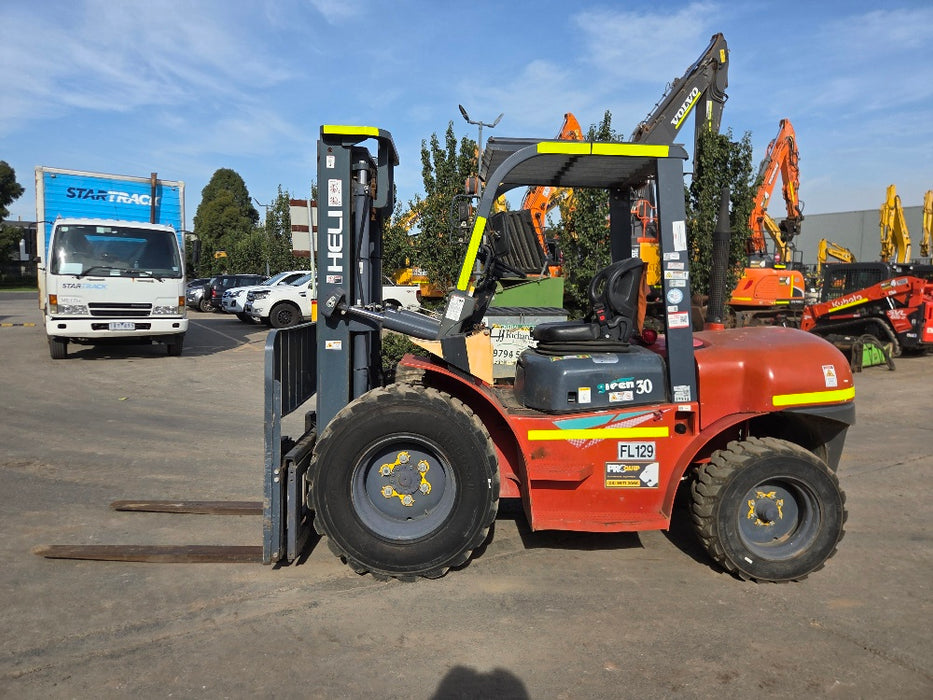 2022 HELI 3T ALL TERRAIN DIESEL FORKLIFT (FL129) WITH 885 HOURS