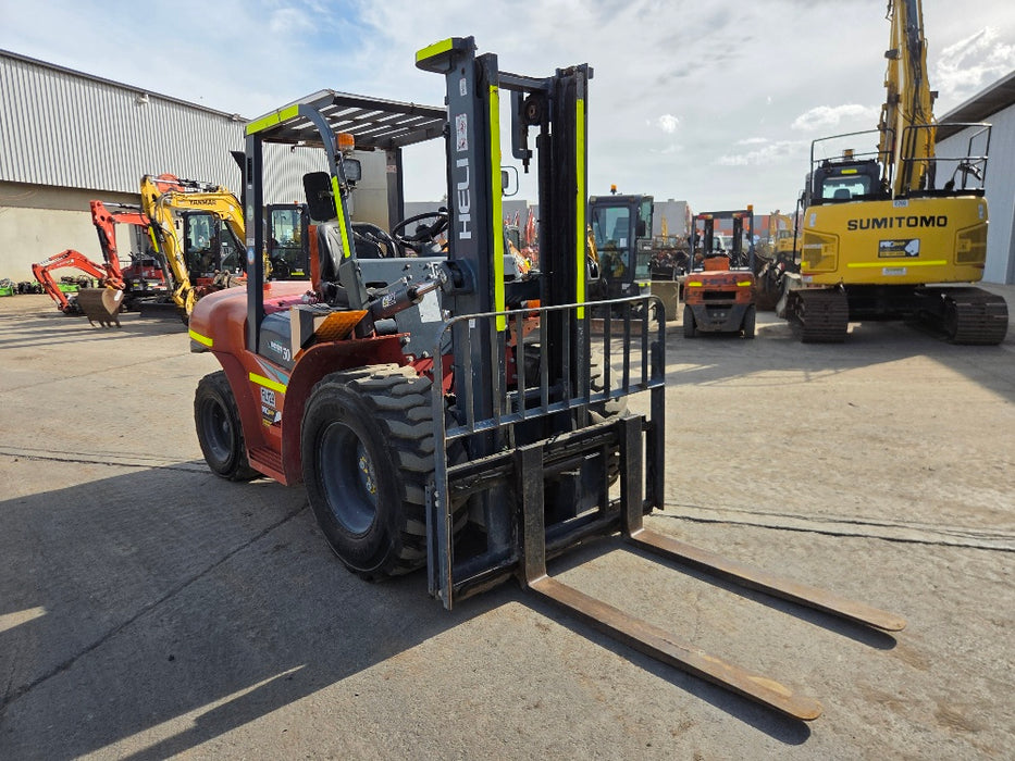 2022 HELI 3T ALL TERRAIN DIESEL FORKLIFT (FL129) WITH 885 HOURS