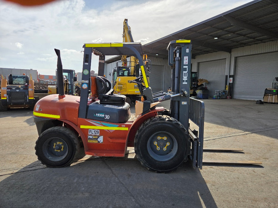 2022 HELI 3T ALL TERRAIN DIESEL FORKLIFT (FL129) WITH 885 HOURS