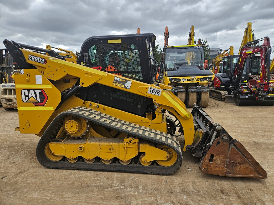 2020 CAT 299D3 TRACK LOADER (T678) WITH 4 IN 1 BUCKET AND 3320 HOURS