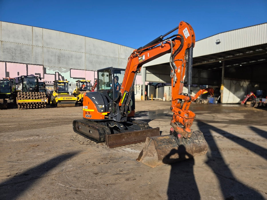 2023 HITACHI ZX55U-5 5.5T EXCAVATOR (M1001) WITH TILTING HITCH, A/C CAB, 1565HRS