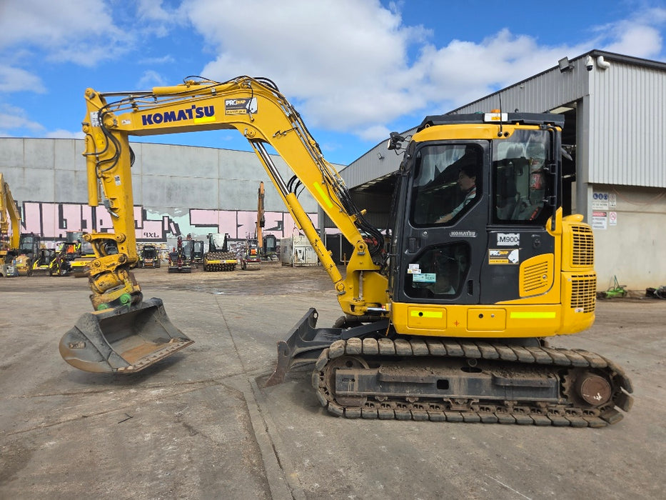 2022 KOMATSU PC88MR-10 9T EXCAVATOR (M900) WITH TILT HITCH AND 2300 HOURS