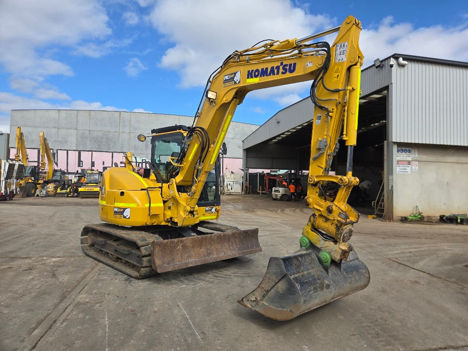 2022 KOMATSU PC88MR-10 9T EXCAVATOR (M900) WITH TILT HITCH AND 2300 HOURS