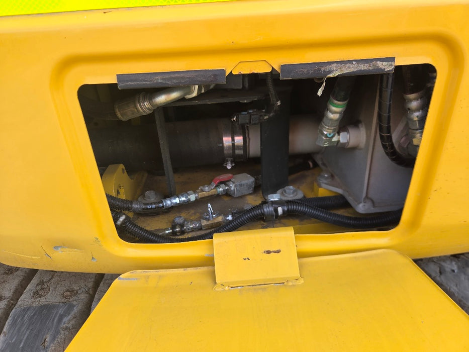 2022 KOMATSU PC88MR-10 9T EXCAVATOR (M900) WITH TILT HITCH AND 2300 HOURS
