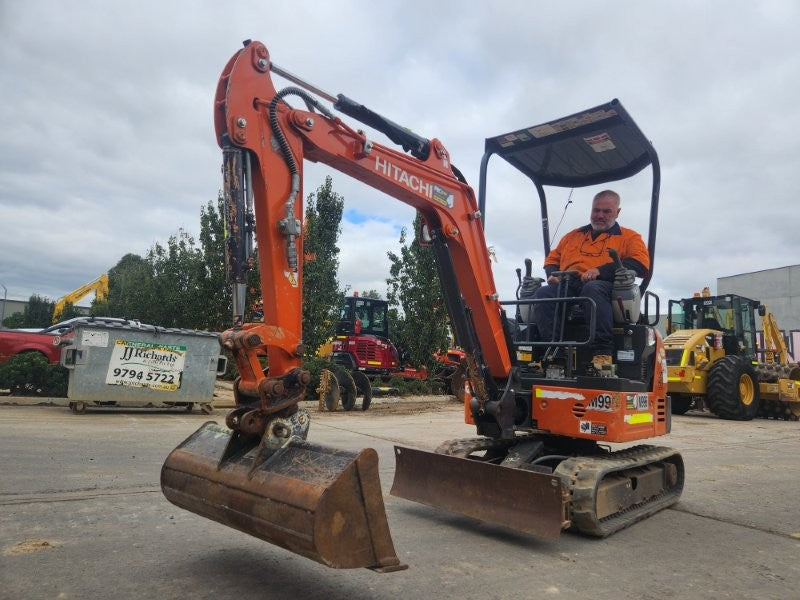 2023 HITACHI ZX17U-5 1.8T EXCAVATOR (M996) WITH 750 HOURS