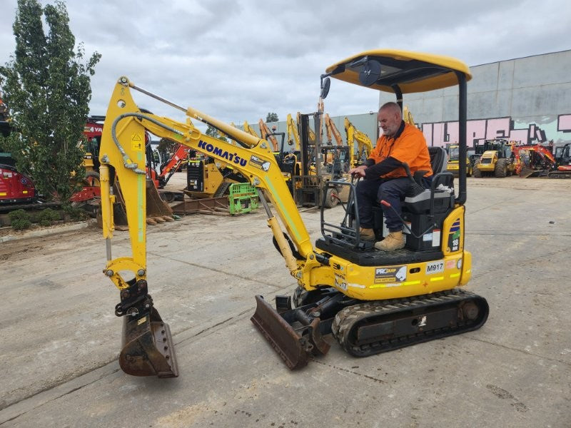 2022 KOMATSU PC18MR-3 1.9T MINI EXCAVATOR (M917) WITH 820 HRS