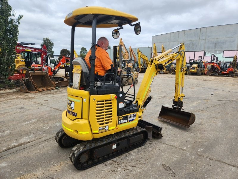 2022 KOMATSU PC18MR-3 1.9T MINI EXCAVATOR (M917) WITH 820 HRS