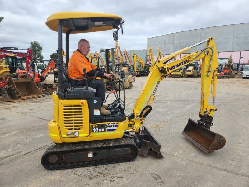 2022 KOMATSU PC18MR-3 1.9T MINI EXCAVATOR (M917) WITH 820 HRS