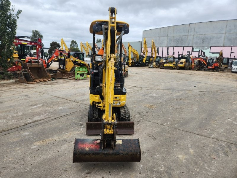 2022 KOMATSU PC18MR-3 1.9T MINI EXCAVATOR (M917) WITH 820 HRS