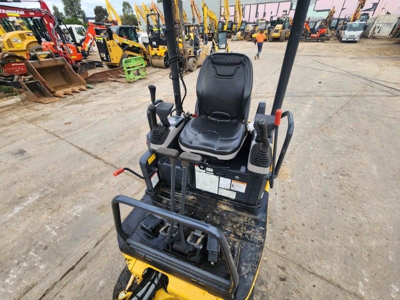 2022 KOMATSU PC18MR-3 1.9T MINI EXCAVATOR (M917) WITH 820 HRS