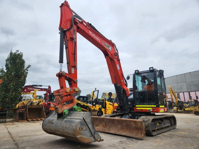 2023 KUBOTA KX080 8.4T EXCAVATOR (M999) WITH TILTING HITCH, 1200 HOURS