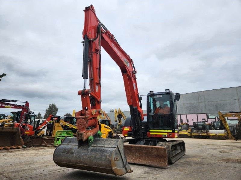 2023 KUBOTA KX080 8.4T EXCAVATOR (M999) WITH TILTING HITCH, 1200 HOURS