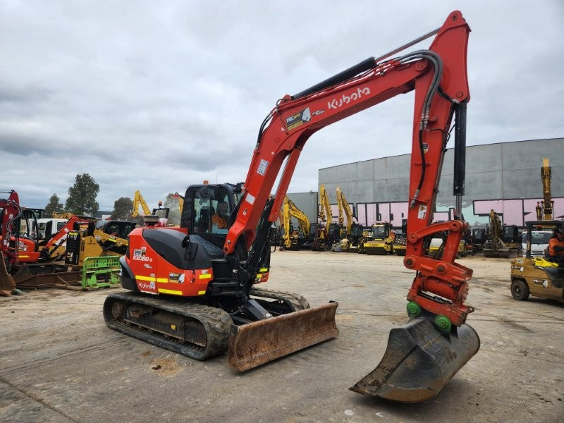 2023 KUBOTA KX080 8.4T EXCAVATOR (M999) WITH TILTING HITCH, 1200 HOURS