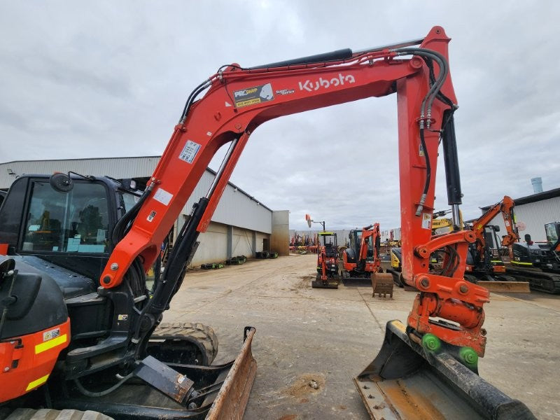 2023 KUBOTA KX080 8.4T EXCAVATOR (M999) WITH TILTING HITCH, 1200 HOURS