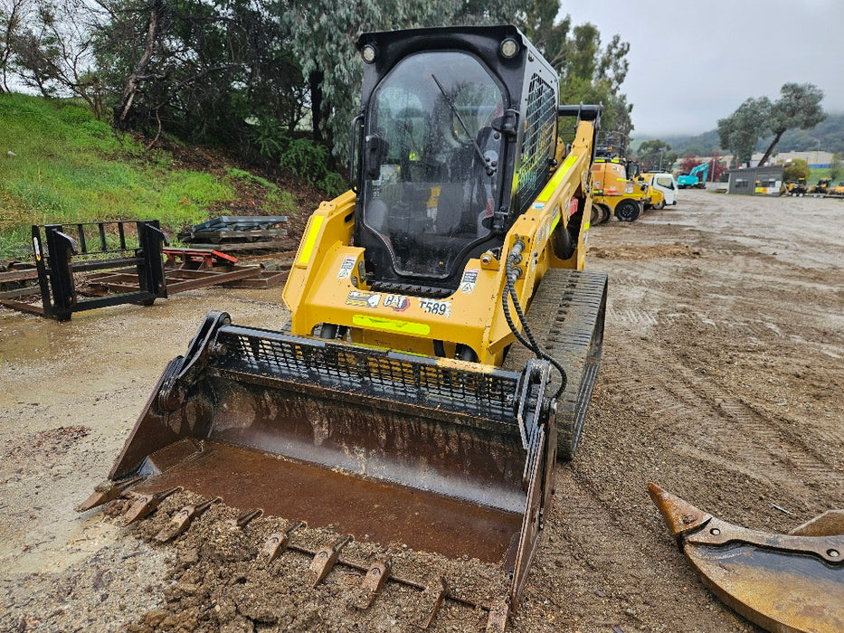 2022 CAT 259D3 TRACK LOADER (T589) WITH HI-FLOW, 4 IN 1 AND 1140 HOURS
