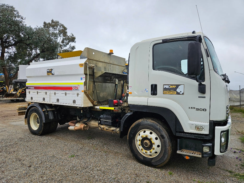 2021 ISUZU FVD 165-300 WATER TRUCK (TP126) WITH 8000 LTR STEEL TANK