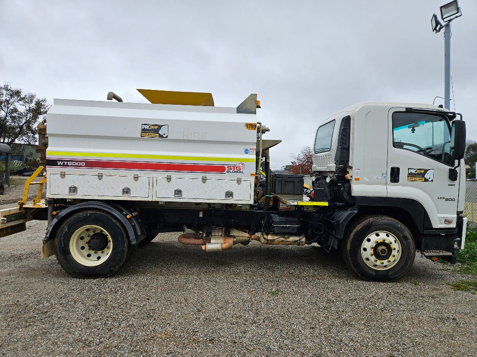 2021 ISUZU FVD 165-300 WATER TRUCK (TP126) WITH 8000 LTR STEEL TANK
