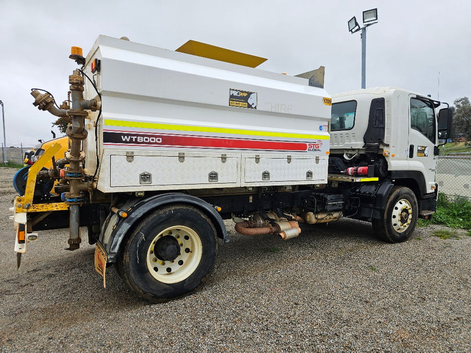 2021 ISUZU FVD 165-300 WATER TRUCK (TP126) WITH 8000 LTR STEEL TANK