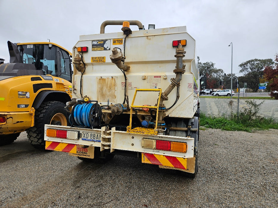 2021 ISUZU FVD 165-300 WATER TRUCK (TP126) WITH 8000 LTR STEEL TANK