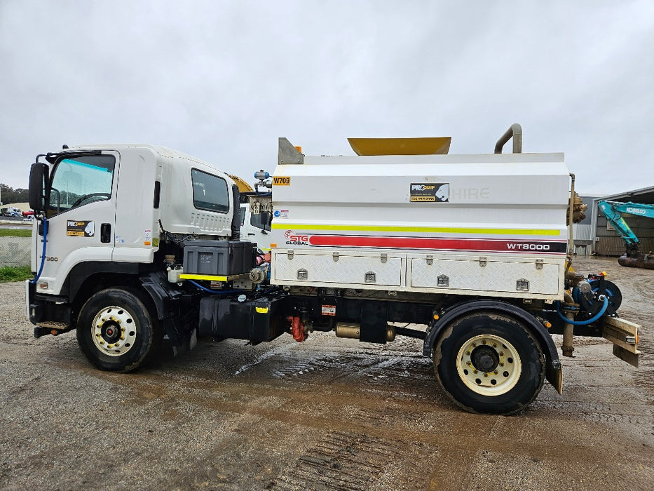 2021 ISUZU FVD 165-300 WATER TRUCK (TP126) WITH 8000 LTR STEEL TANK