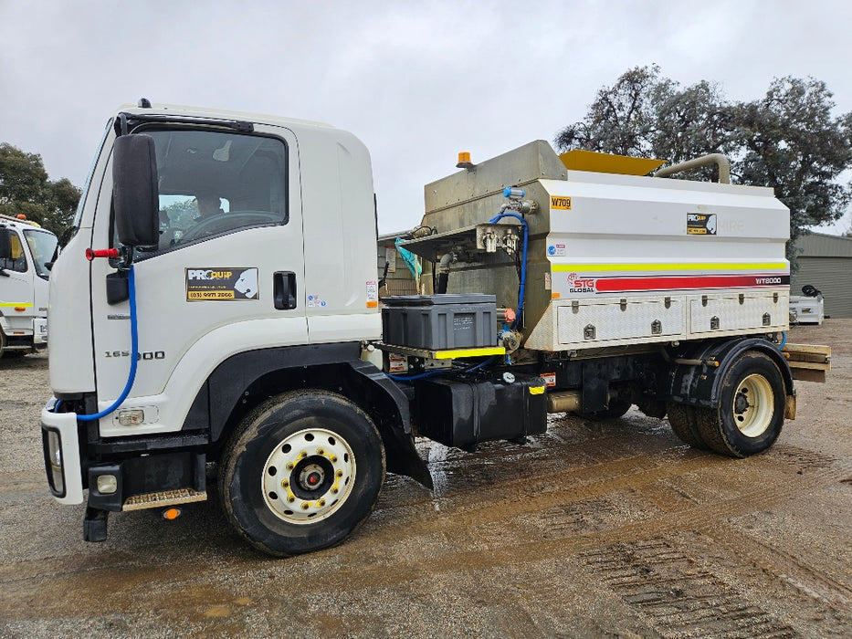 2021 ISUZU FVD 165-300 WATER TRUCK (TP126) WITH 8000 LTR STEEL TANK