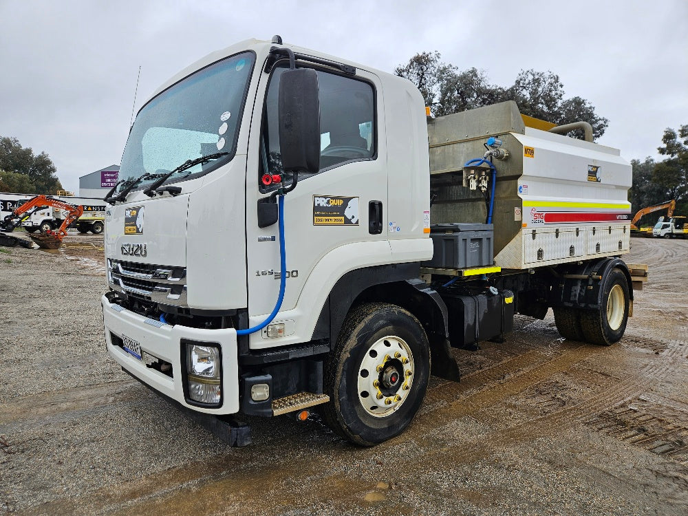 2021 Isuzu Fvd 165-300 Water Truck (TP126) With 8000 Ltr Steel Tank