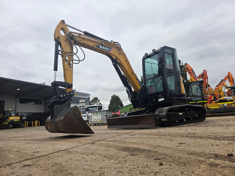 2022 SANY SY50U 5.3T EXCAVATOR WITH QC HITCH, A/C CAB, BUCKETS AND 260 HOURS