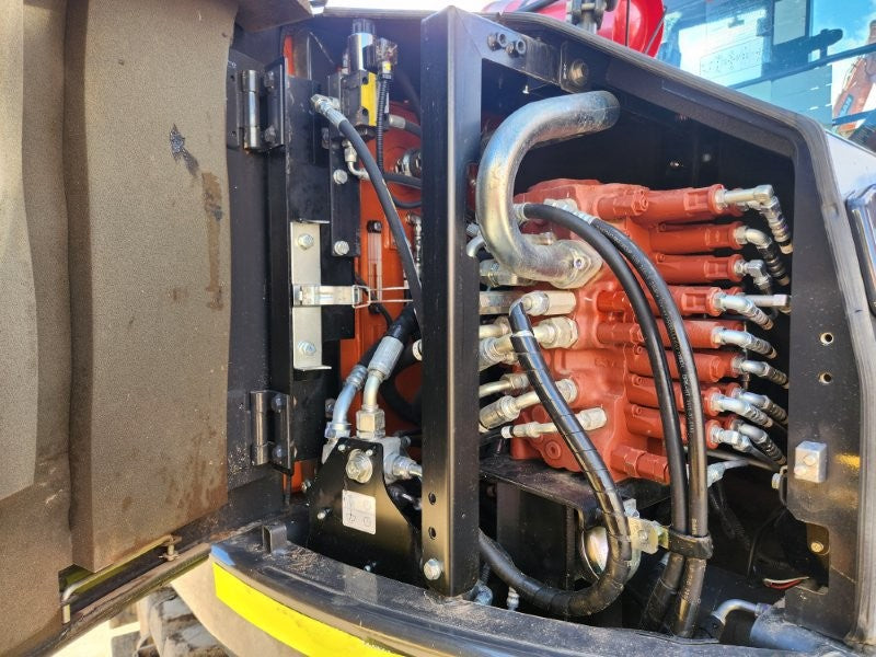 2023 HITACHI ZX85USB-5 8.7T EXCAVATOR (M973) WITH 1780 HOURS