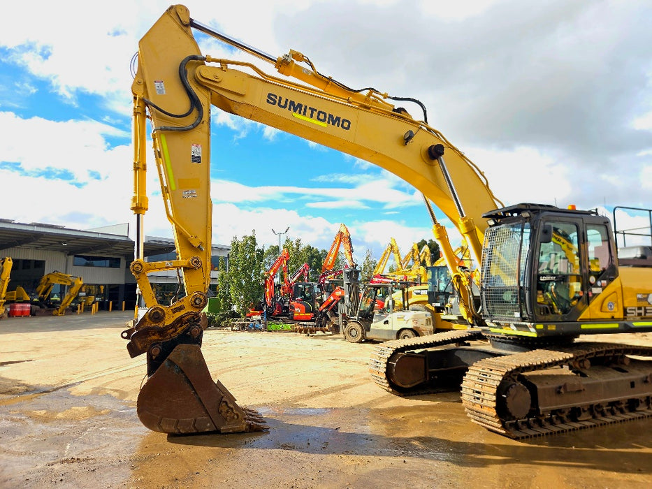 2021 SUMITOMO SH370LHD-6 37T EXCAVATOR (E295) WITH 3945 HOURS