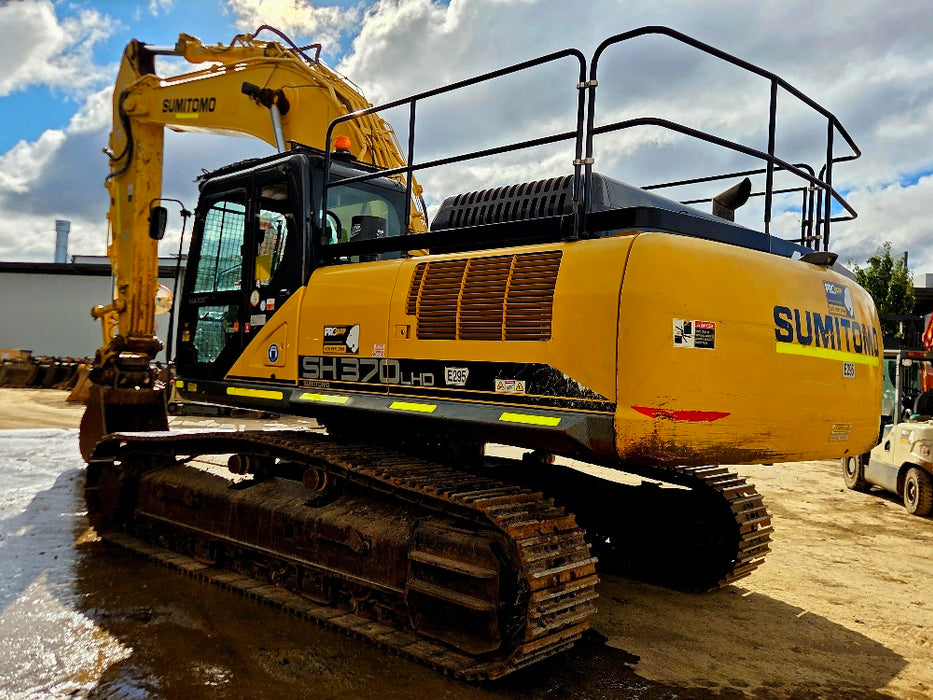 2021 SUMITOMO SH370LHD-6 37T EXCAVATOR (E295) WITH 3945 HOURS