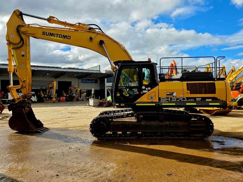 2021 SUMITOMO SH370LHD-6 37T EXCAVATOR (E295) WITH 3945 HOURS