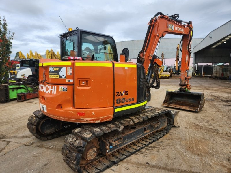 2022 HITACHI ZX85USB-5 EXCAVATOR (M808) WITH HITCH, BUCKETS AND 1950 HOURS