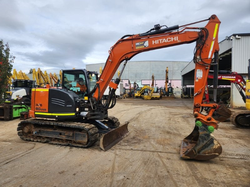 2022 HITACHI ZX85USB-5 EXCAVATOR (M808) WITH HITCH, BUCKETS AND 1950 HOURS