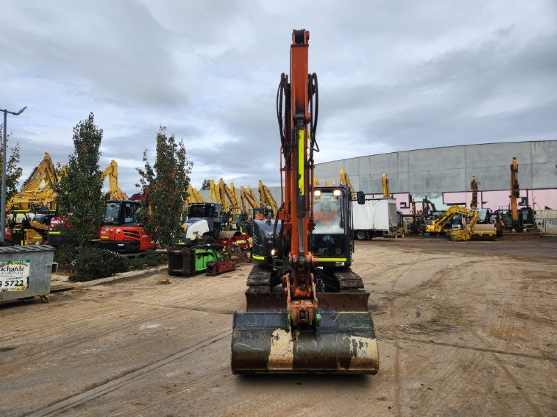 2022 HITACHI ZX85USB-5 EXCAVATOR (M808) WITH HITCH, BUCKETS AND 1950 HOURS