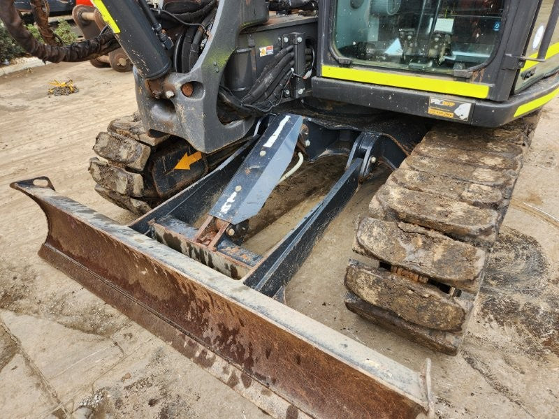 2022 HITACHI ZX85USB-5 EXCAVATOR (M808) WITH HITCH, BUCKETS AND 1950 HOURS