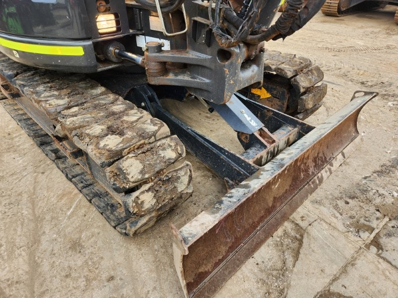 2022 HITACHI ZX85USB-5 EXCAVATOR (M808) WITH HITCH, BUCKETS AND 1950 HOURS