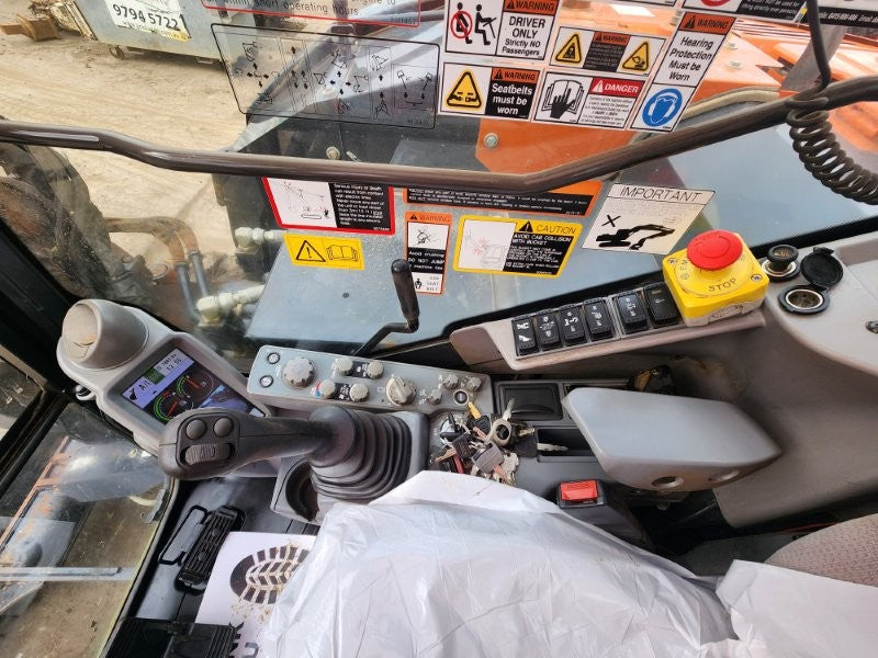 2022 HITACHI ZX85USB-5 EXCAVATOR (M808) WITH HITCH, BUCKETS AND 1950 HOURS