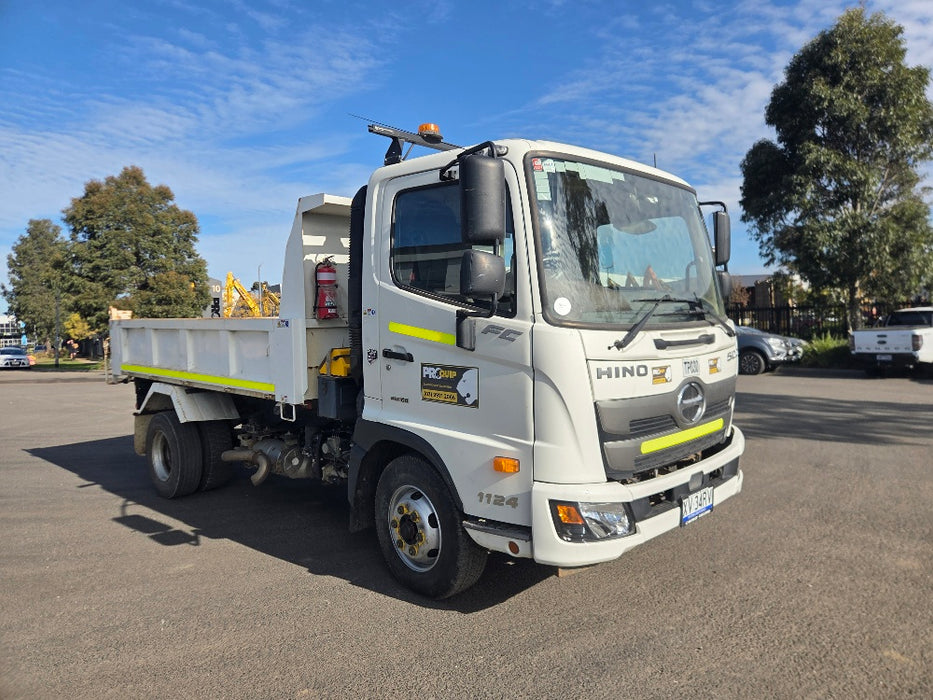 2021 HINO FC500 1124 11T GVM TIPPER TRUCK (TP030) WITH 26,200 KLM